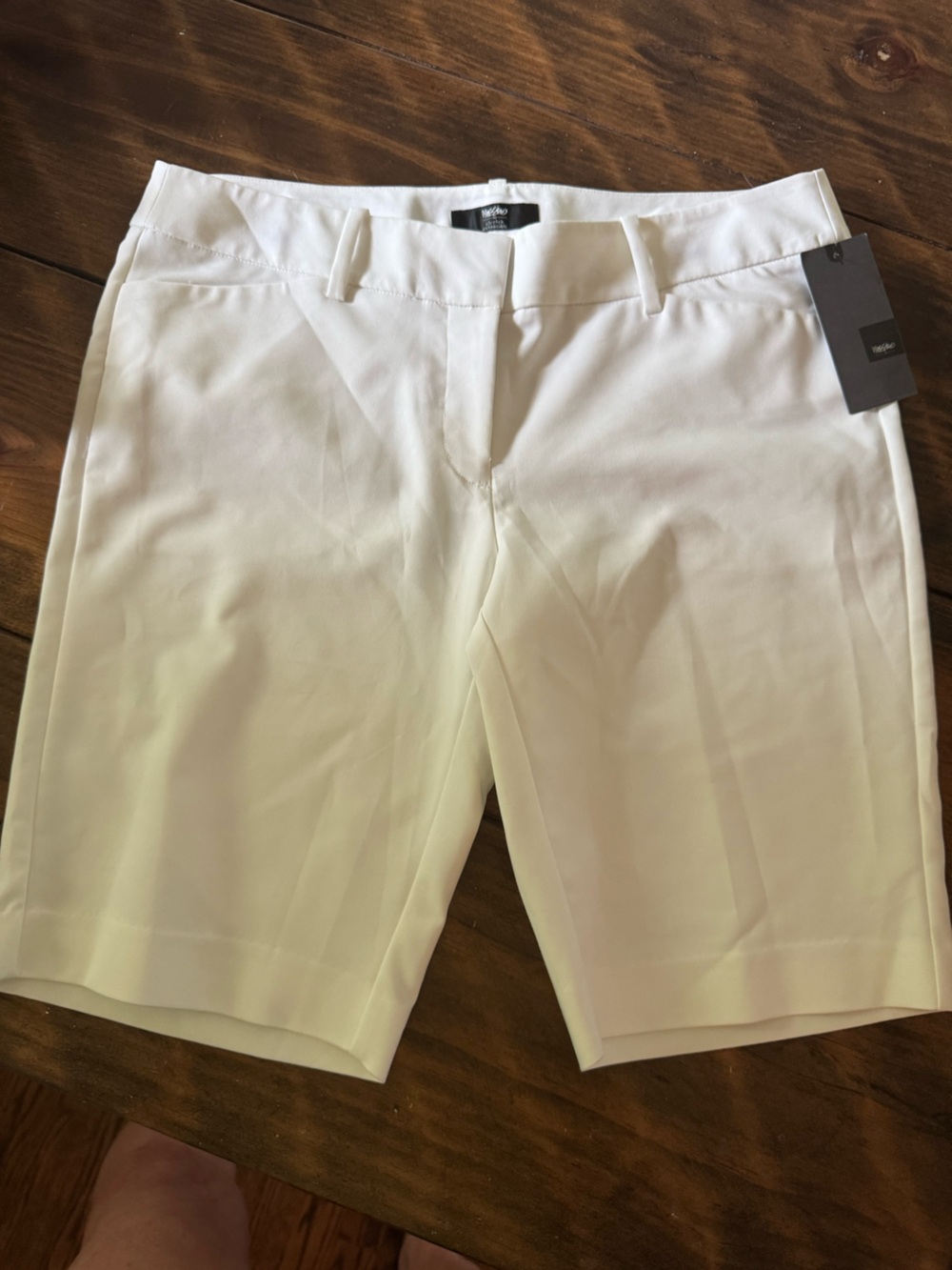 Mossimo Bermuda shorts NWT. White Size 12